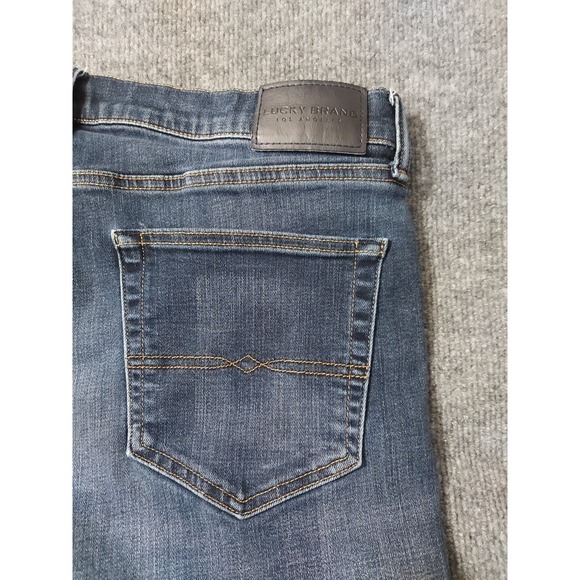 Lucky Brand Jeans Mens 38x32 Blue Medium Wash Whiskered Preppy Stretch - Picture 8 of 12